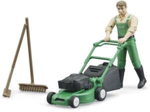 Bruder Gärtner mit Rasenmäher und Gartengeräten 31062103