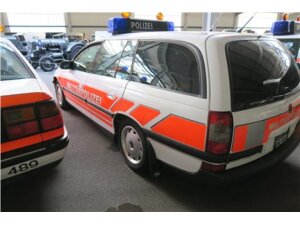 Gens ace Opel Omega Militärpolizei 85005107