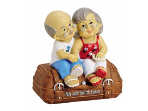 G. Wurm Spardose Rentnerpaar auf Koffer aus Poly 10022766